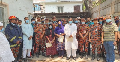 আগুন নেভানোর প্রশিক্ষণ নিলেন স্বরাষ্ট্রমন্ত্রী