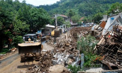 ইন্দোনেশিয়ায় বন্যা ও ভূমিধসে মৃত বেড়ে ৭০