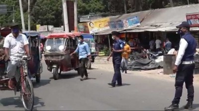 লকডাউনে প্রথম দিনে মাদারীপুরবাসীর লকডাউনে অনীহা, প্রশাসনের তৎপরতা লকডাউনে প্রথম দিনে মাদারীপুরবাসীর লকডাউনে অনীহা, প্রশাসনের তৎপরতা