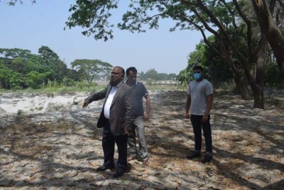 সিরাজদিখানে অন্যের জমি দখল করে ঘর নির্মাণের পায়তারার অভিযোগ