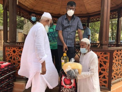 লৌহজংয়ে আলহাজ্ব নান্নু বেপারি ফাউন্ডেশনের ইফতার সামগ্রী বিতরন লৌহজংয়ে আলহাজ্ব নান্নু বেপারি ফাউন্ডেশনের ইফতার সামগ্রী বিতরন