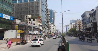 পঞ্চম দিনে রাস্তায় মানুষ ও যানবাহনের চাপ বেড়েছে