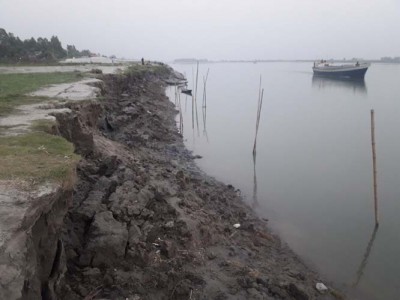 লৌহজংয়ে অসময়ে পদ্মার ভাঙ্গন নির্ঘূম রাত কাটাচ্ছে ৫’শ পরিবার 