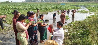 সিরাজদিখানে ইছামতি নদীতে অষ্টমী স্নান অনুষ্ঠিত
