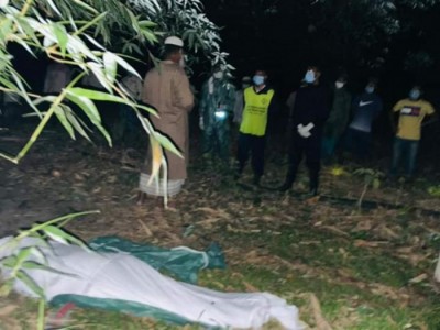 মেহেরপুরে করোনায় মৃত ব্যক্তির খাটিয়া না পেয়ে মাটিতে রেখেই জানাজা সম্পন্ন মেহেরপুরে করোনায় মৃত ব্যক্তির খাটিয়া না পেয়ে মাটিতে রেখেই জানাজা সম্পন্ন