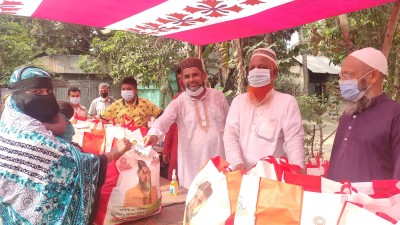 বালিগাঁওয়ে ১৩’শ দুস্থ্য পরিবারের মধ্যে ইফতার সামগ্রী বিতরন বালিগাঁওয়ে ১৩’শ দুস্থ্য পরিবারের মধ্যে ইফতার সামগ্রী বিতরন