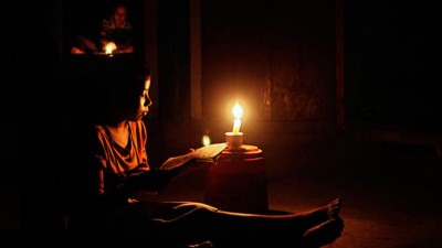 শ্রীনগরে ঘন্টার পর ঘন্টা বিদ্যুৎ লোডশেডিংয়ে ভোগান্তি! শ্রীনগরে ঘন্টার পর ঘন্টা বিদ্যুৎ লোডশেডিংয়ে ভোগান্তি!