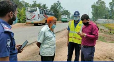 নন্দীগ্রামে ৪টি গণপরিবহনের জরিমানা নন্দীগ্রামে ৪টি গণপরিবহনের জরিমানা