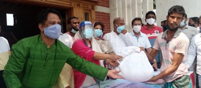 লৌহজংয়ের কলমায় আমিনুল ইসলামের ব্যাক্তিগত অর্থে দুস্থ্যদের মাঝে খাদ্য সামগ্রী লৌহজংয়ের কলমায় আমিনুল ইসলামের ব্যাক্তিগত অর্থে দুস্থ্যদের মাঝে খাদ্য সামগ্রী