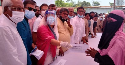 আওয়ামীলীগ সরকার সবসময় দু:খী মানুষের পাশে থাকে: এমপি এমিলি আওয়ামীলীগ সরকার সবসময় দু:খী মানুষের পাশে থাকে: এমপি এমিলি