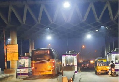 নিষেধাজ্ঞা অমান্য করে বঙ্গবন্ধু সেতু দিয়ে চলছে দূরপাল্লার বাস