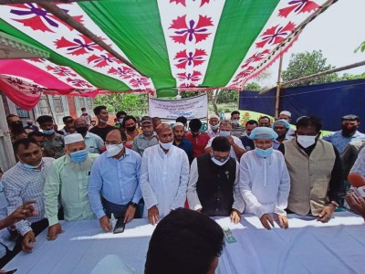 কুমারভোগে কর্মহীন এক হাজার পরিবারের মধ্যে ঈদ উপহার