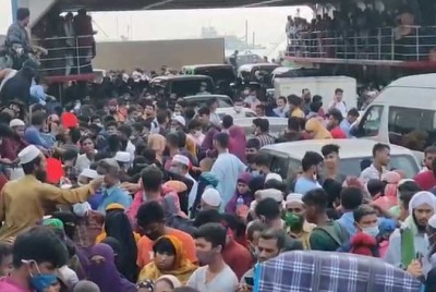 ঈদযাত্রার শেষদিনেও শিমুলিয়ায় জনস্রোত