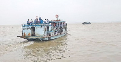 বাংলাবাজার-শিমুলিয়া রুটে লঞ্চ চলাচল স্বাভাবিক বাংলাবাজার-শিমুলিয়া রুটে লঞ্চ চলাচল স্বাভাবিক