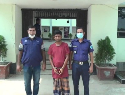 মাদারীপুরে ছিনতাইকারী চক্রের সক্রিয় সদস্য গ্রেফতার মাদারীপুরে ছিনতাইকারী চক্রের সক্রিয় সদস্য গ্রেফতার