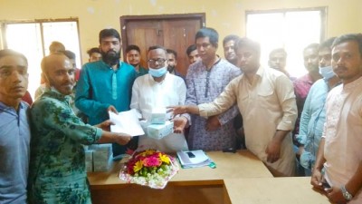 শিবগঞ্জে স্বেচ্ছাসেবক লীগের আয়োজনে মাস্ক ও সদস্য নবায়ন ফরম বিতরণ শিবগঞ্জে স্বেচ্ছাসেবক লীগের আয়োজনে মাস্ক ও সদস্য নবায়ন ফরম বিতরণ