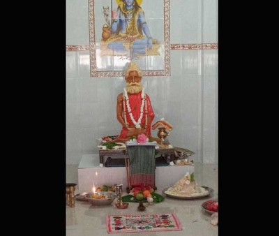 হলদিয়ায় লোকনাথ মন্দিরে বিগ্রহ স্থাপন ও ১৩১ তম তিরোধান বার্ষিকী পালন হলদিয়ায় লোকনাথ মন্দিরে বিগ্রহ স্থাপন ও ১৩১ তম তিরোধান বার্ষিকী পালন