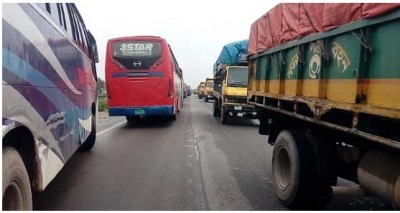 বঙ্গবন্ধু মহাসড়কে ২০ কিলোমিটার এলাকাজুড়ে গাড়ি আর গাড়ি বঙ্গবন্ধু মহাসড়কে ২০ কিলোমিটার এলাকাজুড়ে গাড়ি আর গাড়ি