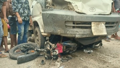 মাদারীপুরে কাভার্ড ভ্যান-মোটরসাইকেল সংঘর্ষে এনজিও কর্মী নিহত মাদারীপুরে কাভার্ড ভ্যান-মোটরসাইকেল সংঘর্ষে এনজিও কর্মী নিহত