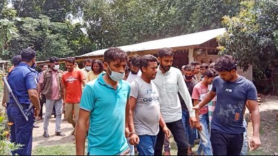 মেহেরপুরে গাঁজা সেবকের সময় ৯ জনকে আটক করে জেলহাজতে প্রেরণ মেহেরপুরে গাঁজা সেবকের সময় ৯ জনকে আটক করে জেলহাজতে প্রেরণ