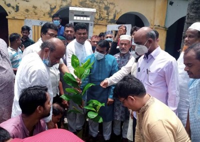 শ্রীনগরে মুজিব শতবর্ষ উপলক্ষে বৃক্ষ রোপন শ্রীনগরে মুজিব শতবর্ষ উপলক্ষে বৃক্ষ রোপন