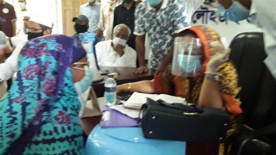 লৌহজংয়ে সাংসদ এমিলির উম্মুক্ত আলোচনা সভা লৌহজংয়ে সাংসদ এমিলির উম্মুক্ত আলোচনা সভা