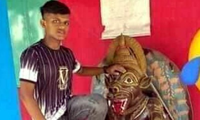 মূর্তির উপর পা দেয়া যুবক গ্রেফতার মূর্তির উপর পা দেয়া যুবক গ্রেফতার