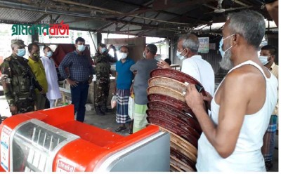 বাজার করতে গিয়ে আড্ডা : শিবচরে ১১ জনকে অর্থদন্ড, সেনা টহল বাজার করতে গিয়ে আড্ডা : শিবচরে ১১ জনকে অর্থদন্ড, সেনা টহল