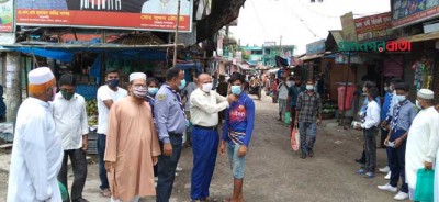 সিরাজদিখানে স্কাউটস দলের জনসাধারণের মধ্যে মাস্ক বিতরণ সিরাজদিখানে স্কাউটস দলের জনসাধারণের মধ্যে মাস্ক বিতরণ
