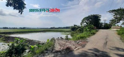 লৌহজংয়ে কালভার্টের মুখ মাটি দিয়ে ভরাট, ৫০ হেক্টর কৃষি জমি অনাবাদের আশঙ্কা লৌহজংয়ে কালভার্টের মুখ মাটি দিয়ে ভরাট, ৫০ হেক্টর কৃষি জমি অনাবাদের আশঙ্কা