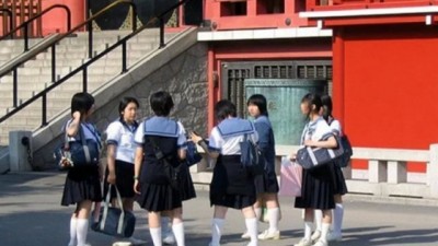 চীনে সন্তানকে স্কুলে পাঠাতে টিকা নিতে হবে পরিবারের সবাইকে