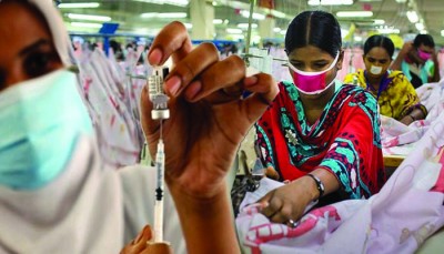 নিবন্ধন ছাড়াই পোশাক শ্রমিকদের টিকা প্রয়োগ শুরু আজ