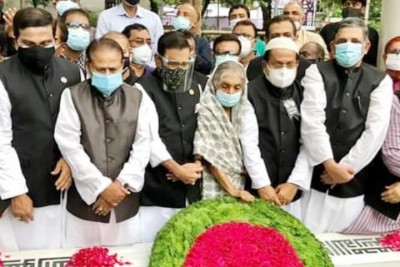 বঙ্গমাতার সমাধিতে প্রধানমন্ত্রী-আওয়ামী লীগের শ্রদ্ধা