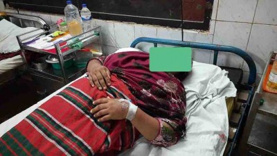 বাগেরহাটে মৃত সন্তান প্রসবের অপরাধে গৃহবধুকে মারধর বাগেরহাটে মৃত সন্তান প্রসবের অপরাধে গৃহবধুকে মারধর