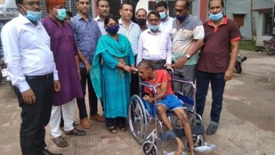 শিবগঞ্জ কল্যাণ সমিতির পক্ষ থেকে হুইল চেয়ার বিতরন শিবগঞ্জ কল্যাণ সমিতির পক্ষ থেকে হুইল চেয়ার বিতরন