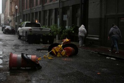 লুইজিয়ানায় হারিকেন আইডার তাণ্ডব, নিউ অরলেন্স বিদ্যুৎহীন