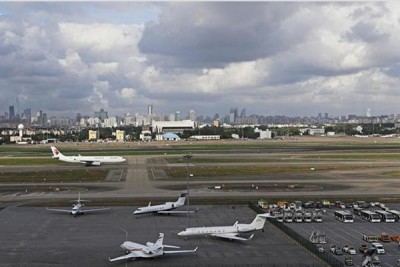 চীনে টাইফুন চানথু ধেয়ে আসায় হাজারও মানুষ স্থানান্তর, ফ্লাইট বাতিল!