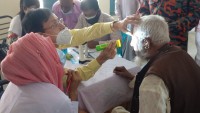 মেহেরপুরে জনপ্রশাসন প্রতিমন্ত্রীর উদ্যোগে ফ্রী চক্ষু শিবির ক্যাম্প মেহেরপুরে জনপ্রশাসন প্রতিমন্ত্রীর উদ্যোগে ফ্রী চক্ষু শিবির ক্যাম্প