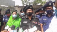 সাম্প্রদায়িক সম্প্রীতি বিনষ্টকারীরা দেশে থাকতে পারবে না : র্যাবের ডিজি সাম্প্রদায়িক সম্প্রীতি বিনষ্টকারীরা দেশে থাকতে পারবে না : র্যাবের ডিজি