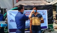 শ্রীনগর থানা পুলিশের উদ্যোগে মাস্ক বিতরণ শ্রীনগর থানা পুলিশের উদ্যোগে মাস্ক বিতরণ