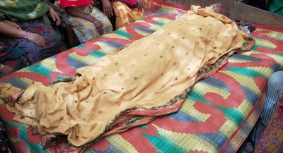 গাংনীতে ইটভাটার কাঁদায় প্রাণ গেল বাবার, ছেলে আহত গাংনীতে ইটভাটার কাঁদায় প্রাণ গেল বাবার, ছেলে আহত