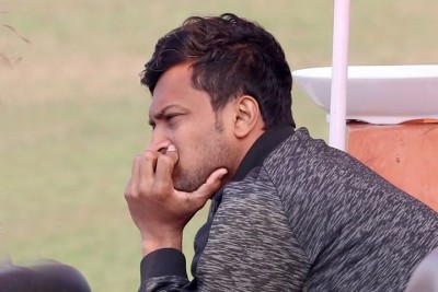 বিতর্কের পর আপাতত একদম চুপ সাকিব বিতর্কের পর আপাতত একদম চুপ সাকিব