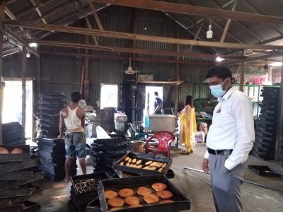 সংবাদ প্রকাশের পর শ্রীনগরের এশিয়া বেকারিকে আর্থিক জরিমানা সংবাদ প্রকাশের পর শ্রীনগরের এশিয়া বেকারিকে আর্থিক জরিমানা