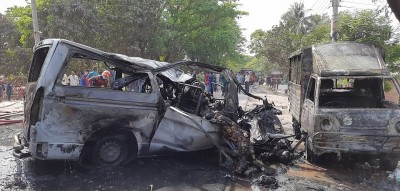 কাটাখালীতে বাস-মাইক্রো-লেগুনার সংঘর্ষে বিস্ফোরণ, নিহত ১৭ কাটাখালীতে বাস-মাইক্রো-লেগুনার সংঘর্ষে বিস্ফোরণ, নিহত ১৭