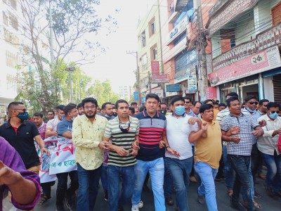 বগুড়ায় যুব স্বেচ্ছাসেবক ছাত্রদল ও হেফাজতের বিক্ষোভ বগুড়ায় যুব স্বেচ্ছাসেবক ছাত্রদল ও হেফাজতের বিক্ষোভ