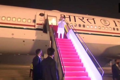 ধন্যবাদ জানিয়ে ঢাকা ছাড়লেন নরেন্দ্র মোদি ধন্যবাদ জানিয়ে ঢাকা ছাড়লেন নরেন্দ্র মোদি