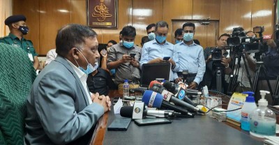 সরকার নমনীয় নয়, ধৈর্যের পরিচয় দিচ্ছে মাত্র: স্বরাষ্ট্রমন্ত্রী সরকার নমনীয় নয়, ধৈর্যের পরিচয় দিচ্ছে মাত্র: স্বরাষ্ট্রমন্ত্রী