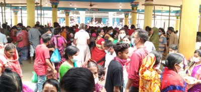 সিরাজদিখানে শেখরনগর কালী মন্দিরে মেলায় ভিড় নেই, বিক্রি কম সিরাজদিখানে শেখরনগর কালী মন্দিরে মেলায় ভিড় নেই, বিক্রি কম