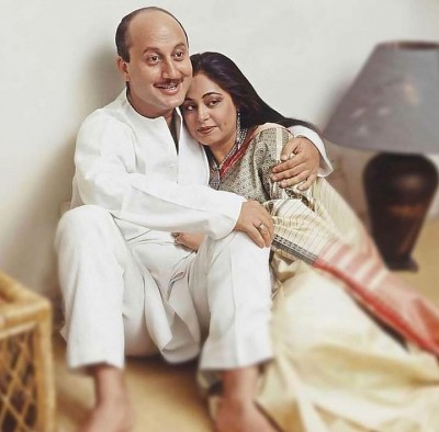 অভিনেত্রী কিরণ খের ব্লাড ক্যানসারে আক্রান্ত, জানালেন অনুপম খের অভিনেত্রী কিরণ খের ব্লাড ক্যানসারে আক্রান্ত, জানালেন অনুপম খের