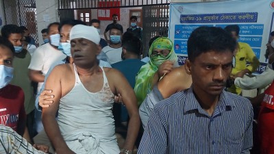 শিবচরে দুই চেয়ারম্যান প্রার্থীর সমর্থকদের মধ্যে সংঘর্ষ, নারীসহ আহত-৬ শিবচরে দুই চেয়ারম্যান প্রার্থীর সমর্থকদের মধ্যে সংঘর্ষ, নারীসহ আহত-৬